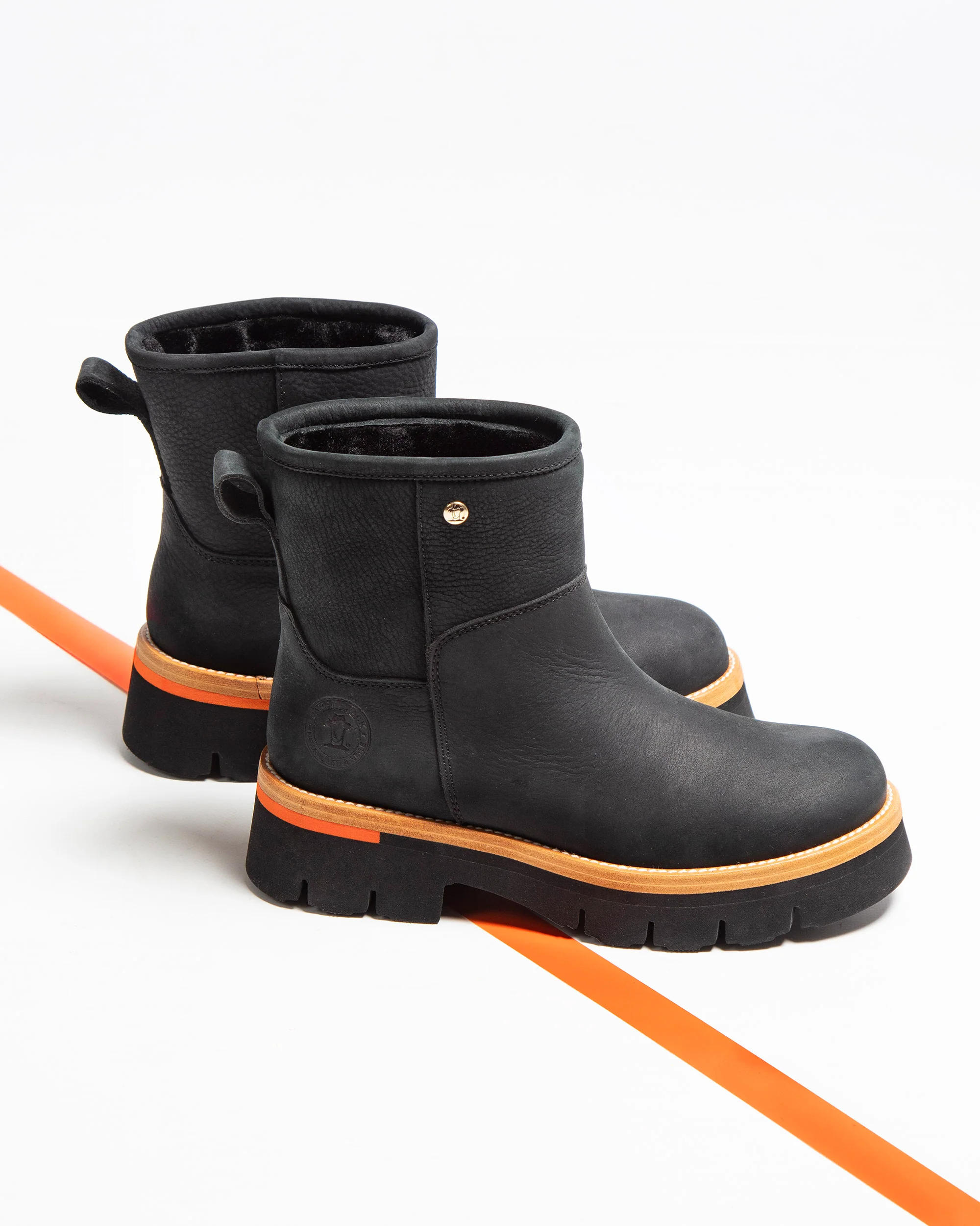 Laia B3 Nobuck Negro